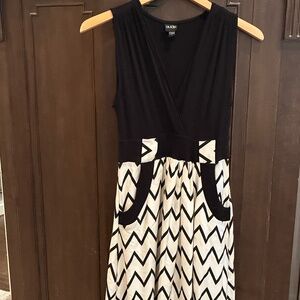 Olian black and white maternity chevron dress